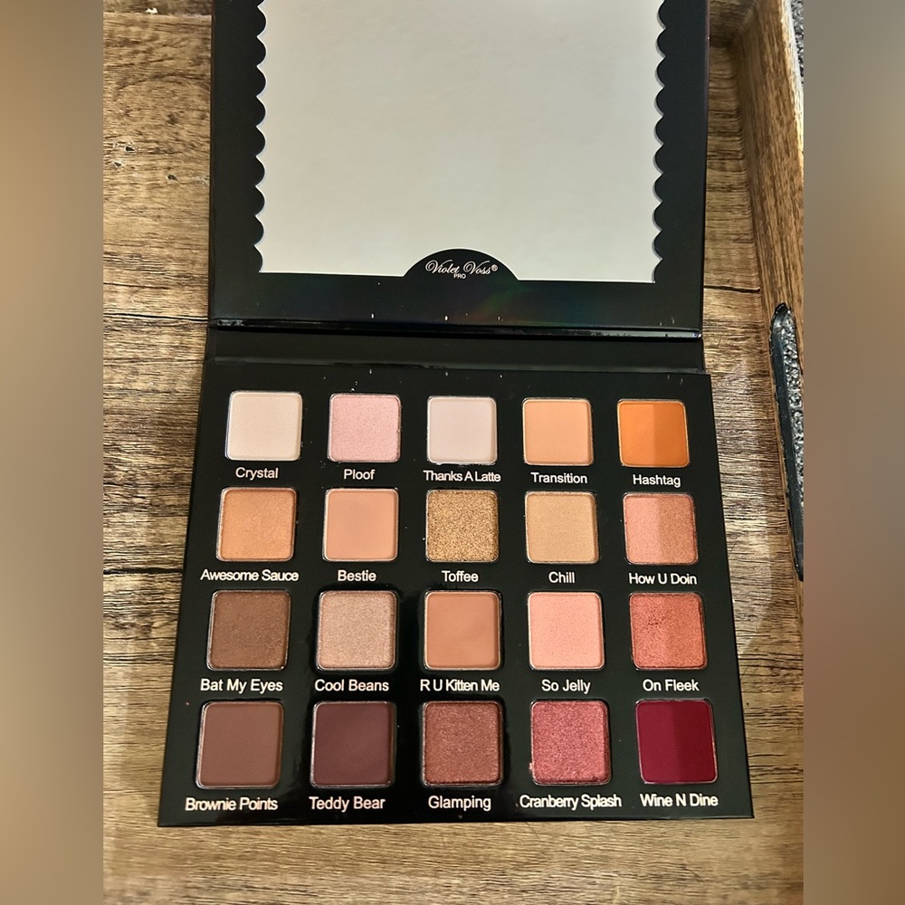 Violet Voss Holy Grail Palette